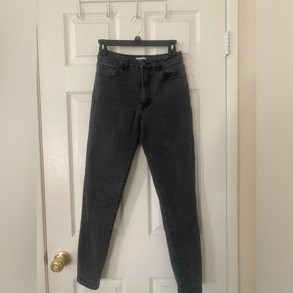 Forever 21 black wash skinny jeans - Size 27